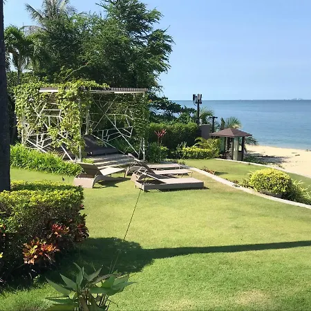 Luxurious Beachfront Pattaya Exterior photo