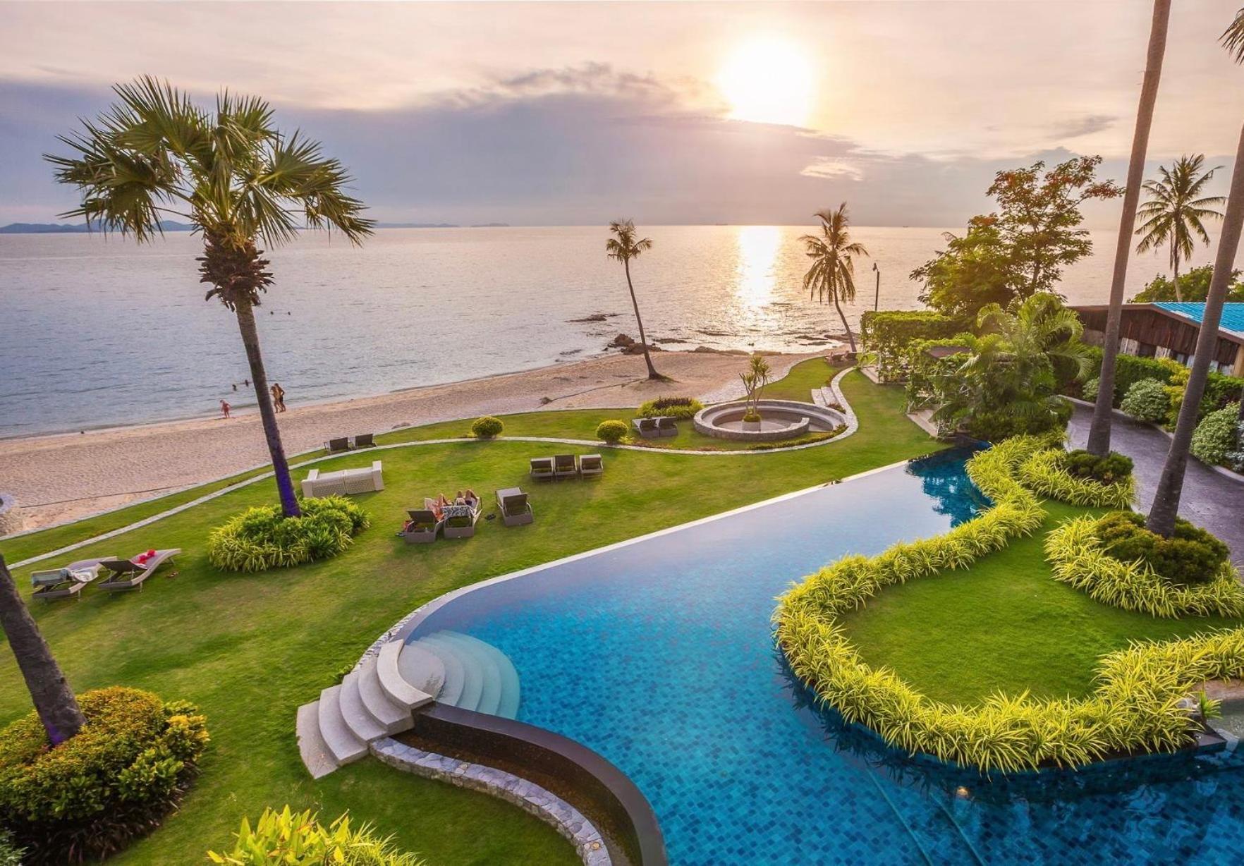 Apartment Luxurious Beachfront
