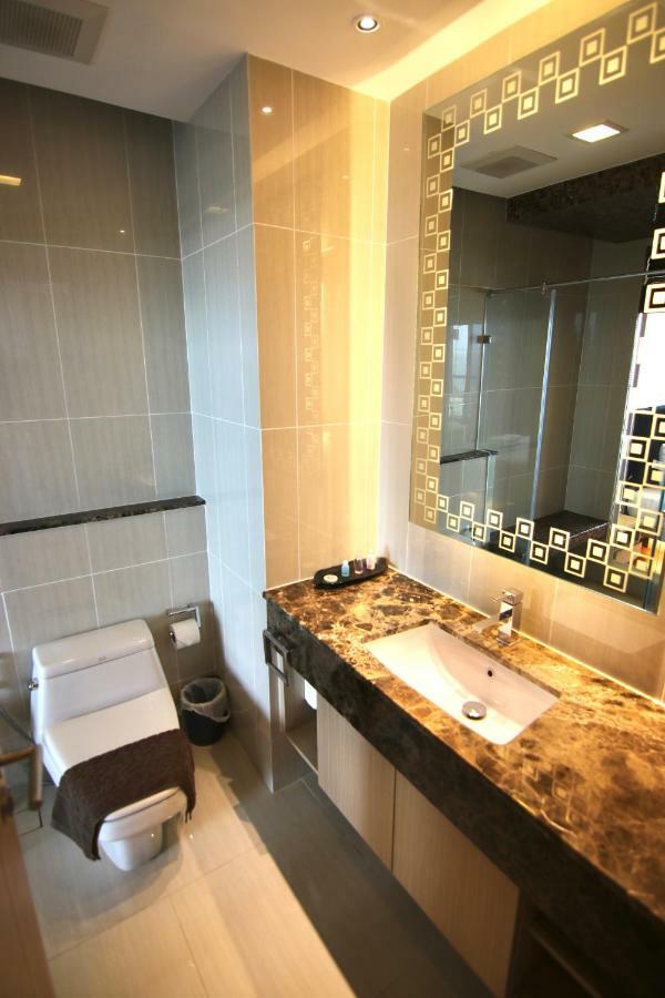 Apartment Luxurious Beachfront Pattaya